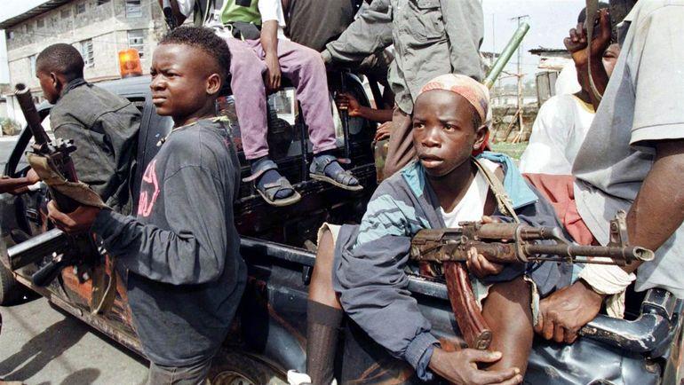 Дети-солдаты во время гражданской войны в Либерии. Фото NBC Sports