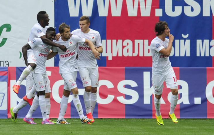 Дмитрий Комбаров празднует гол в ворота ЦСКА