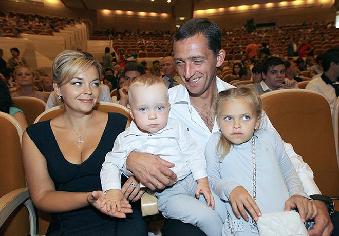 Андрей Дикань с семьёй