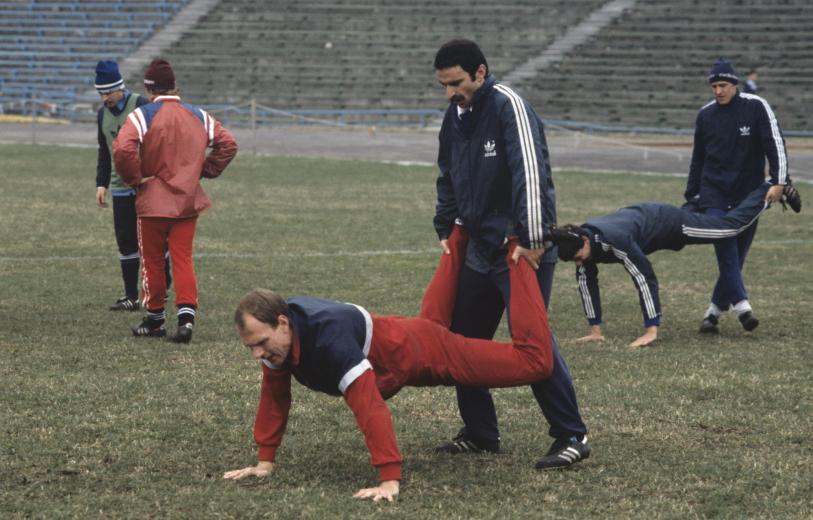 Александр Бубнов с Александром Чивадзе во время силовой тренировки сборной СССР