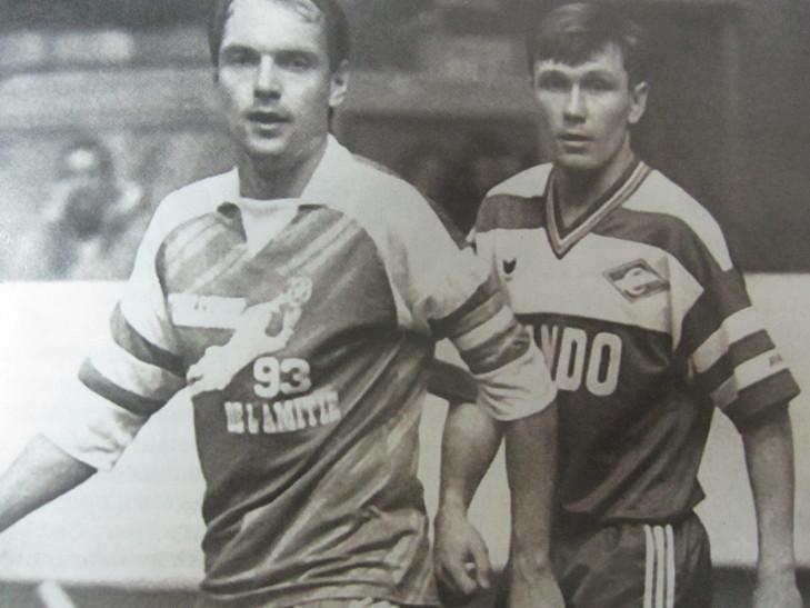 Александр Бубнов (слева) в составе «Ред Стар» и Сергей Родионов в составе «Спартака»