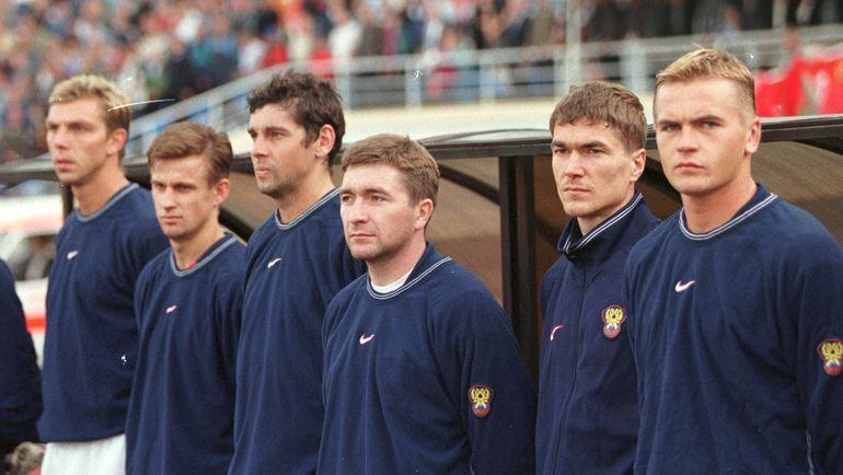 2001 год. Виктор БУЛАТОВ (второй справа) в сборной России. Фото Александр ФЕДОРОВ, 