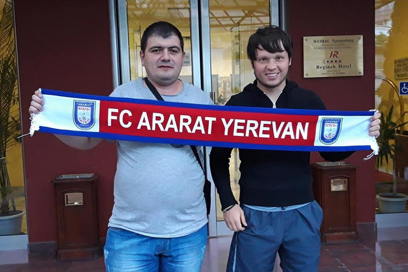 Александр Козлов (справа) — в ереванском «Арарате»