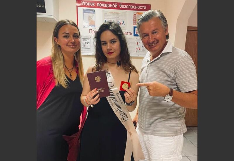 Дмитрий Градиленко с женой и дочерью