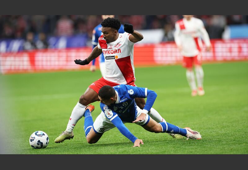 Футболисты Хосе Касерес и Маркиньос в матче РПЛ «Динамо» — «Спартак»