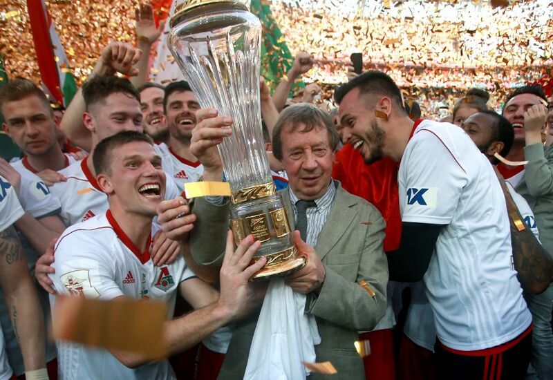 Игорь Денисов и Юрий Сёмин с чемпионским кубком