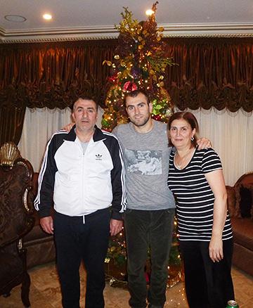 Юра Мовсисян с родителями